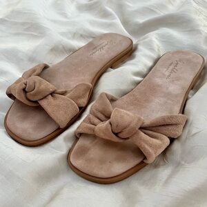 VERO CUOIO Made in Italy Taupe Leather Suede Knot Flat Sandal Slides